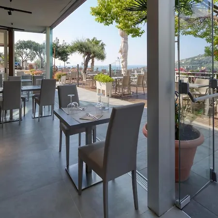 Giada Aparthotel 3*