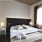 Lägenhetshotell Giada 4*