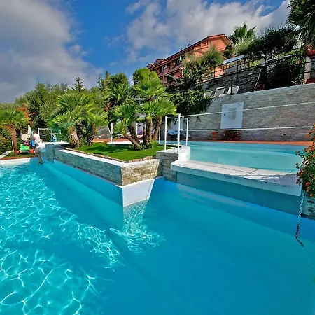 Aparthotel Giada 3*
